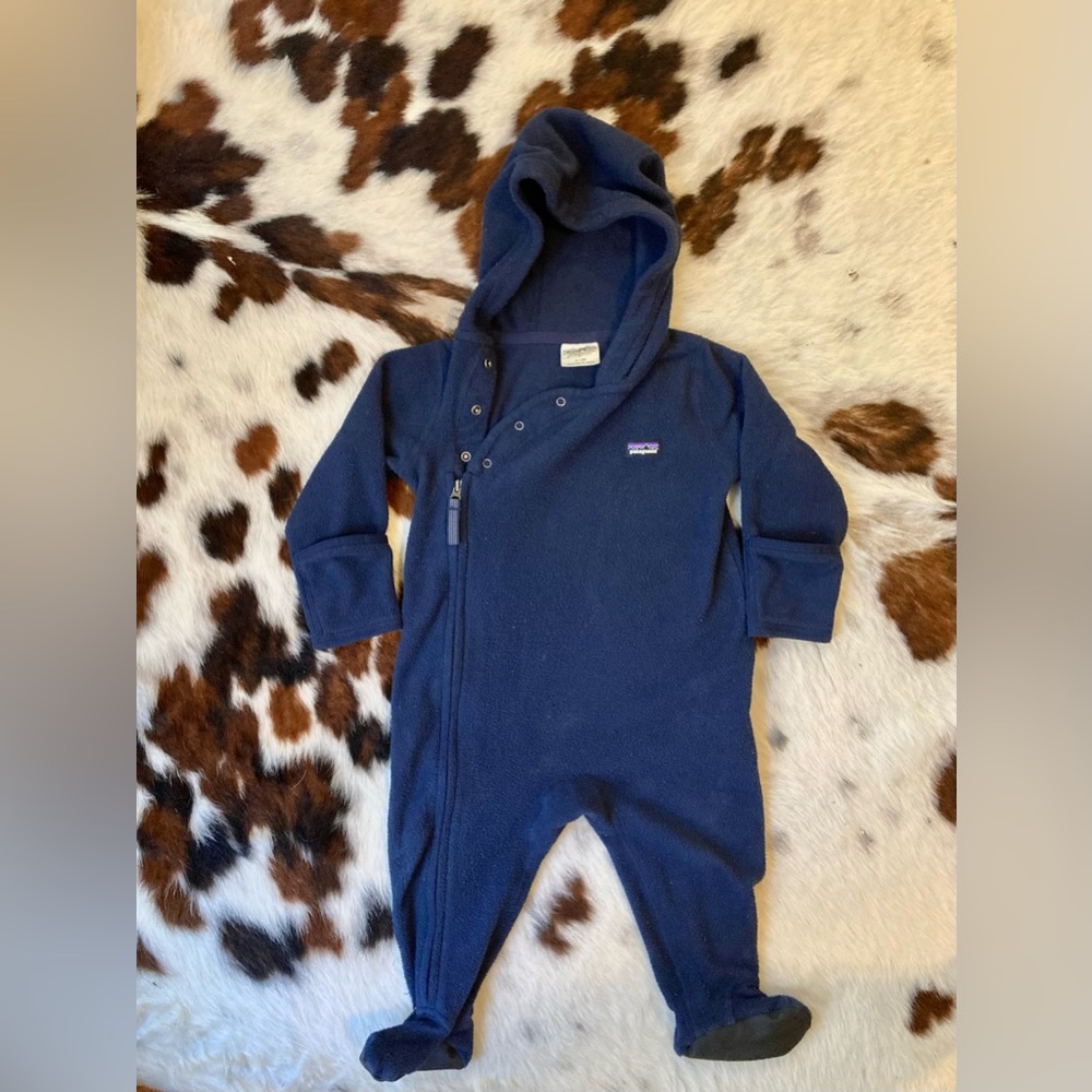 Patagonia Baby navy blue one piece 6-12 month